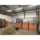 EQUI-Rome Premium - Pferdeboxen Vorderfront - Boxenfront geschwungen mit Drehtür