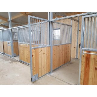 EQUI- Viva Easy Clean Standard Trennwand - herausziehbar - Pferdeboxentrennwand Holz/Gitter